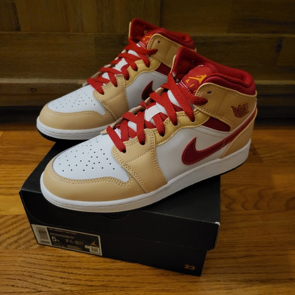 Jordan 1 - Light Curry Cardinal Red